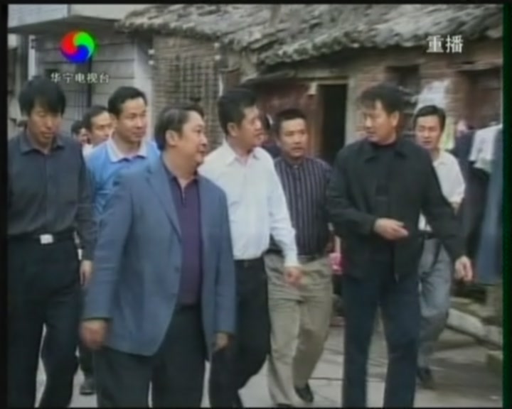 117华宁政府大东门调研[(005058)13-53-35].JPG