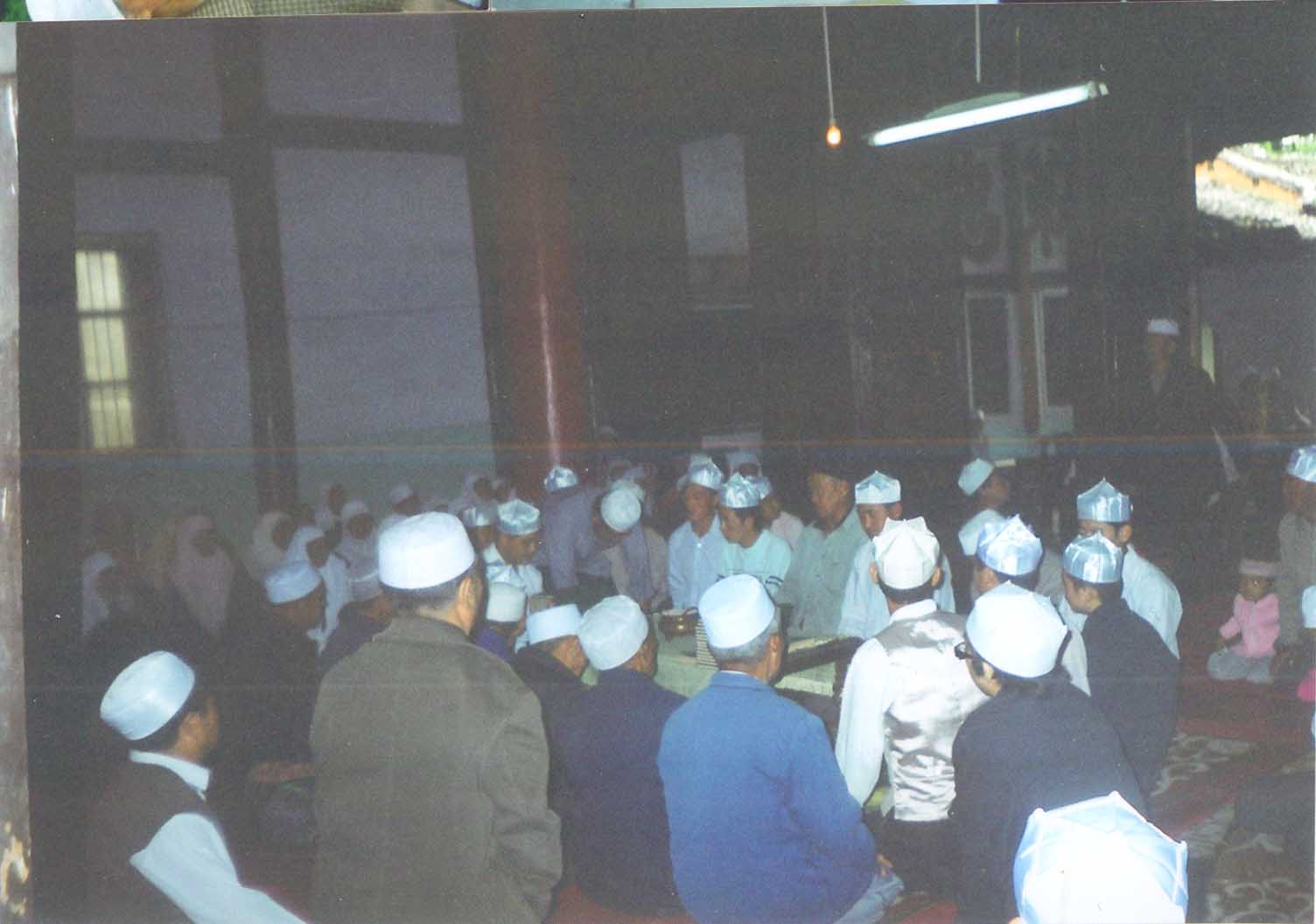 2008年6月1日西昌举行汶川地震祈福尔麦里 2.jpg