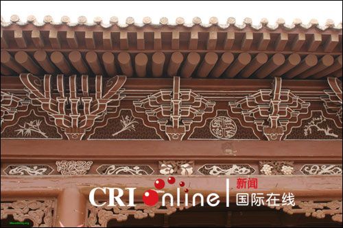 大殿前檐斗拱